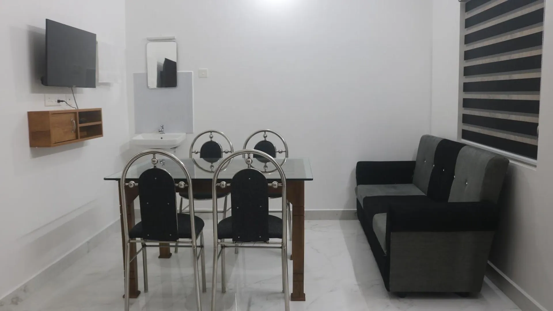 The Mountmist Apartment Kochi 0*,  Ινδία